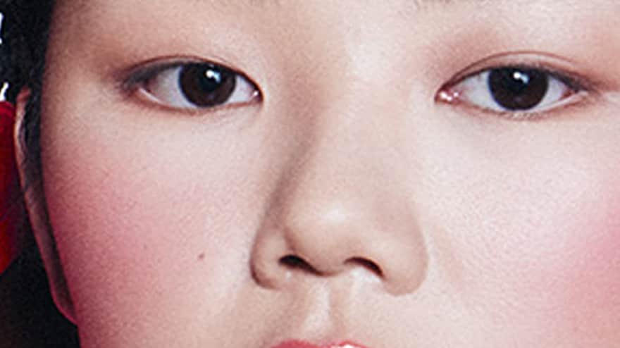 立体感を操るトレンドチークメイク